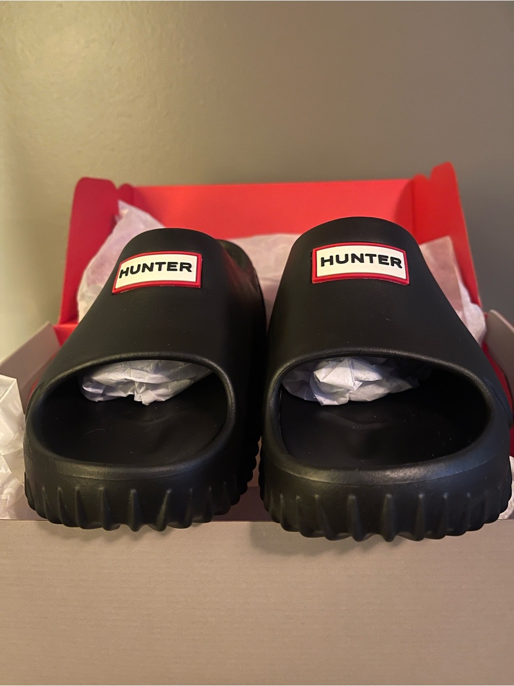 Hunter Black Slide Sandals with Red-Trim Logo - Picture 4 of 7